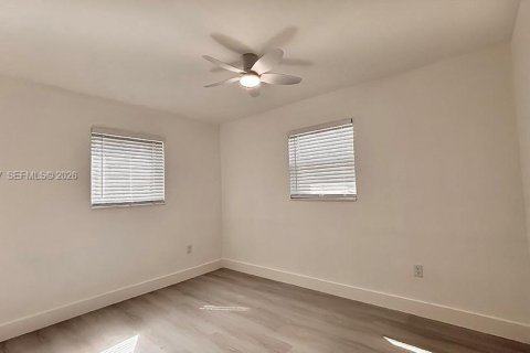 Villa ou maison à louer à Hollywood, Floride: 3 chambres, 97.55 m2 № 2168581 - photo 13