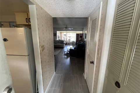 Copropriété à vendre à New Port Richey, Floride: 2 chambres, 99.03 m2 № 1905809 - photo 3