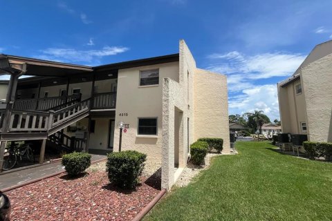 Copropriété à vendre à New Port Richey, Floride: 2 chambres, 99.03 m2 № 1905809 - photo 1