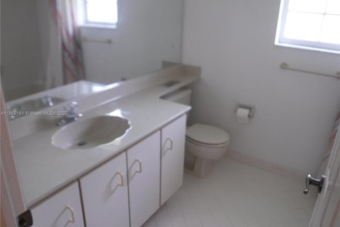 Купить виллу или дом в Майами, Флорида 1 комната, 209.49м2, № 1938997 - фото 25