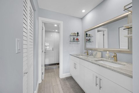 Condo in Palm Beach Gardens, Florida, 2 bedrooms  № 2247840 - photo 3