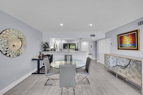 Condo in Palm Beach Gardens, Florida, 2 bedrooms  № 2247840 - photo 23
