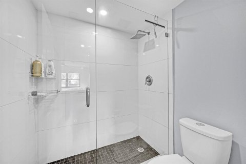 Condo in Palm Beach Gardens, Florida, 2 bedrooms  № 2247840 - photo 4