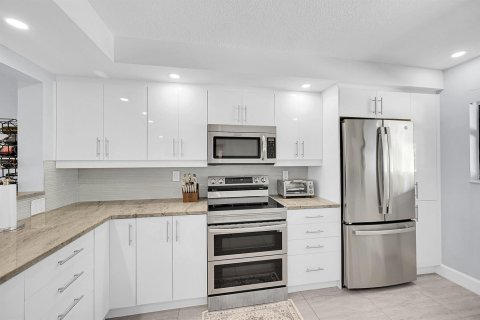 Condo in Palm Beach Gardens, Florida, 2 bedrooms  № 2247840 - photo 20