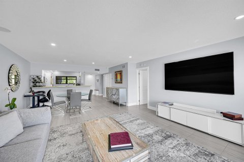 Condo in Palm Beach Gardens, Florida, 2 bedrooms  № 2247840 - photo 28