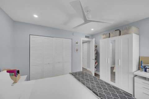 Condo in Palm Beach Gardens, Florida, 2 bedrooms  № 2247840 - photo 9