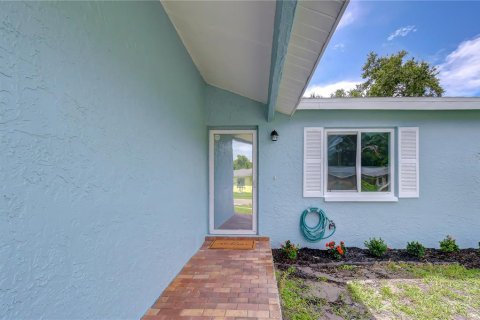 House in Largo, Florida 3 bedrooms, 130.62 sq.m. № 2322988 - photo 8