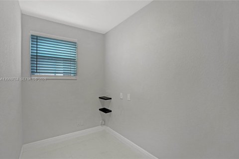 Casa en venta en Weston, Florida, 5 dormitorios, 248.23 m2 № 2071085 - foto 30