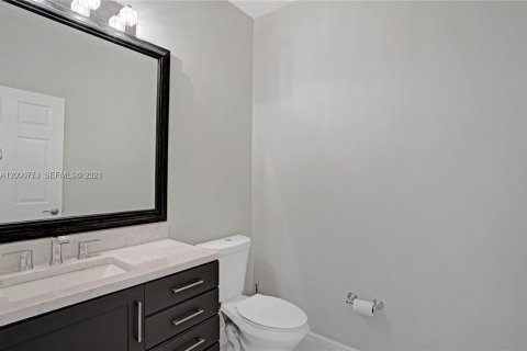 Casa en venta en Weston, Florida, 5 dormitorios, 248.23 m2 № 2071085 - foto 29