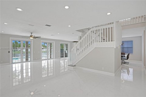 Casa en venta en Weston, Florida, 5 dormitorios, 248.23 m2 № 2071085 - foto 26