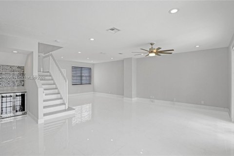 Casa en venta en Weston, Florida, 5 dormitorios, 248.23 m2 № 2071085 - foto 25