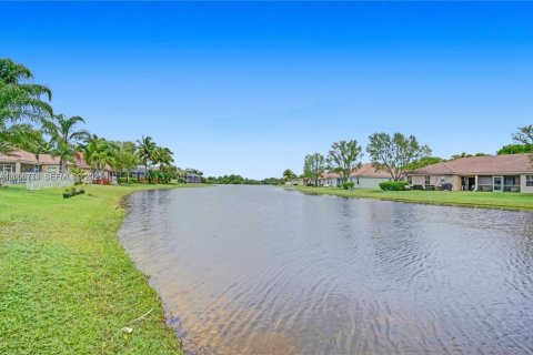 Casa en venta en Weston, Florida, 5 dormitorios, 248.23 m2 № 2071085 - foto 12