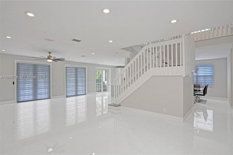 Casa en venta en Weston, Florida, 5 dormitorios, 248.23 m2 № 2071085 - foto 24