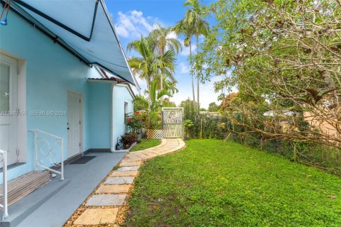 House in Miami Springs, Florida 2 bedrooms № 2043213 - photo 26