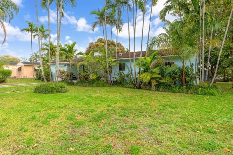 House in Miami Springs, Florida 2 bedrooms № 2043213 - photo 3