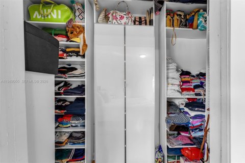 House in Miami Springs, Florida 2 bedrooms № 2043213 - photo 22