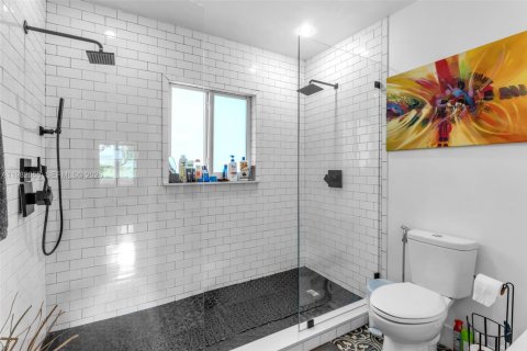 House in Miami Springs, Florida 2 bedrooms № 2043213 - photo 17