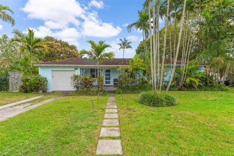 House in Miami Springs, Florida 2 bedrooms № 2043213