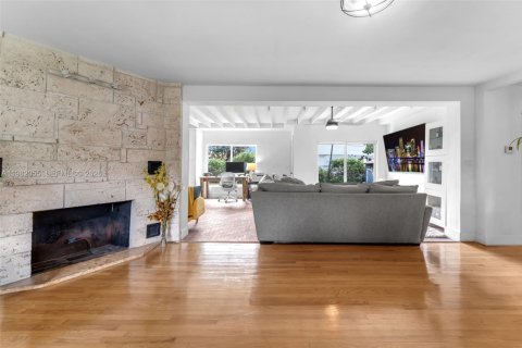 House in Miami Springs, Florida 2 bedrooms № 2043213 - photo 6