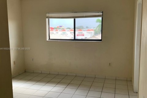Copropriété à louer à Hialeah, Floride: 2 chambres, 75.44 m2 № 1990708 - photo 16