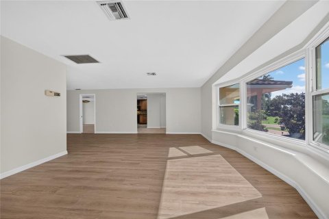 Villa ou maison à vendre à Punta Gorda, Floride: 3 chambres, 276.85 m2 № 2437404 - photo 10