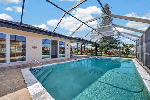 Villa ou maison à vendre à Punta Gorda, Floride: 3 chambres, 276.85 m2 № 2437404 - photo 4