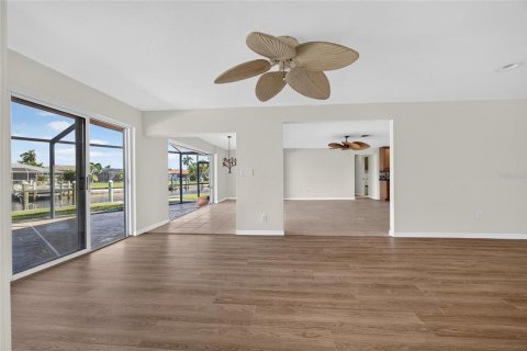 Villa ou maison à vendre à Punta Gorda, Floride: 3 chambres, 276.85 m2 № 2437404 - photo 25
