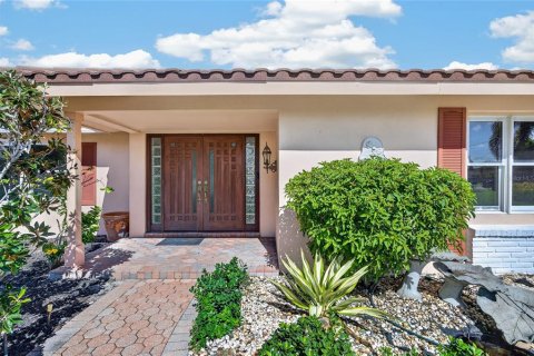 Villa ou maison à vendre à Punta Gorda, Floride: 3 chambres, 276.85 m2 № 2437404 - photo 5