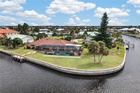 Villa ou maison à Punta Gorda, Floride 3 chambres, 276.85 m2 № 2437404