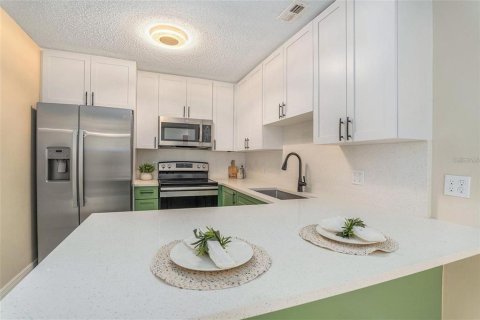Condominio en alquiler en Tampa, Florida, 3 dormitorios, 93.37 m2 № 1918509 - foto 8