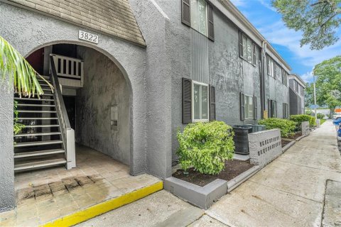 Condominio en alquiler en Tampa, Florida, 3 dormitorios, 93.37 m2 № 1918509 - foto 4