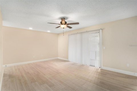 Condominio en alquiler en Tampa, Florida, 3 dormitorios, 93.37 m2 № 1918509 - foto 11