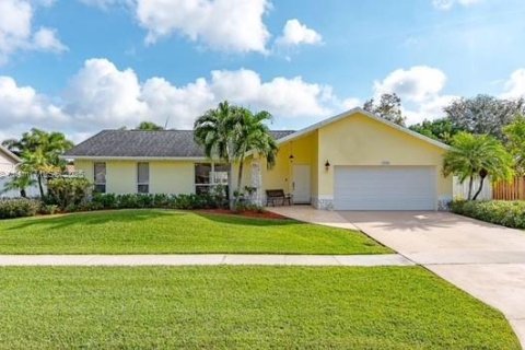 House in Sunrise, Florida 3 bedrooms, 160.16 sq.m. № 1836811 - photo 1