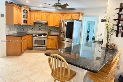 House in Sunrise, Florida 3 bedrooms, 160.16 sq.m. № 1836811 - photo 13