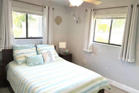House in Sunrise, Florida 3 bedrooms, 160.16 sq.m. № 1836811 - photo 21