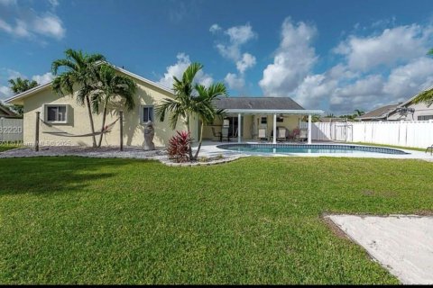 House in Sunrise, Florida 3 bedrooms, 160.16 sq.m. № 1836811 - photo 5