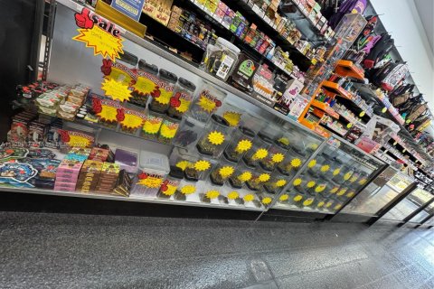 Propiedad comercial en venta en North Miami Beach, Florida № 1983348 - foto 8