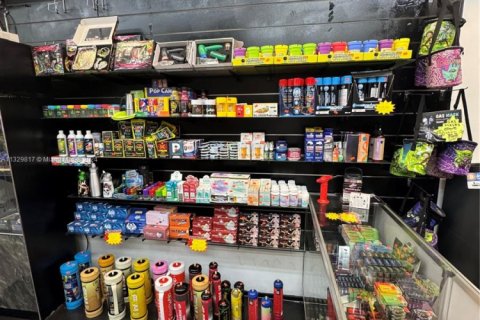 Propiedad comercial en venta en North Miami Beach, Florida № 1983348 - foto 10