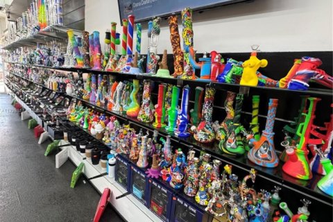 Propiedad comercial en venta en North Miami Beach, Florida № 1983348 - foto 7