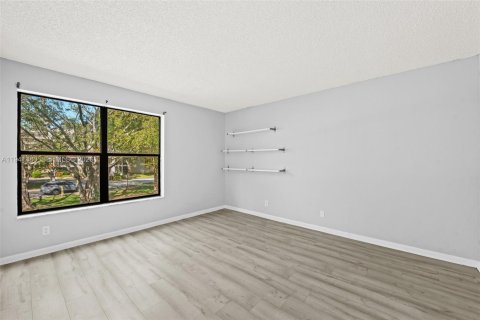 Condominio en venta en Pompano Beach, Florida, 2 dormitorios, 92.9 m2 № 1999893 - foto 13