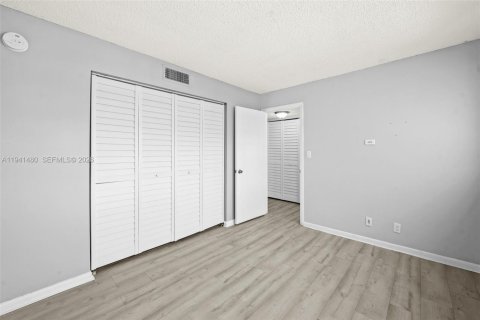 Condominio en venta en Pompano Beach, Florida, 2 dormitorios, 92.9 m2 № 1999893 - foto 21