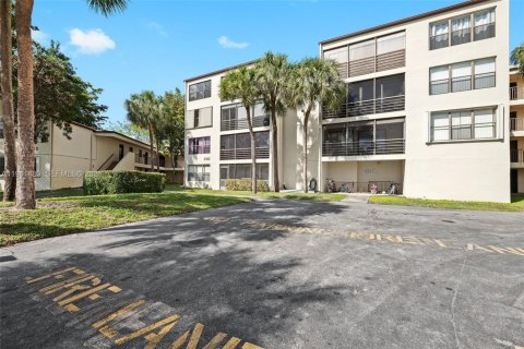 Condominio en venta en Pompano Beach, Florida, 2 dormitorios, 92.9 m2 № 1999893 - foto 25