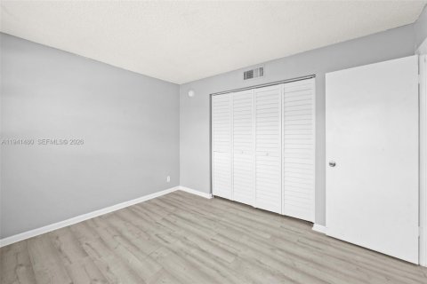 Condominio en venta en Pompano Beach, Florida, 2 dormitorios, 92.9 m2 № 1999893 - foto 22