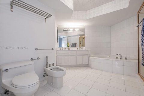 Снять в аренду кондоминиум в Майами-Бич, Флорида 2 спальни, 133.78м2, № 1989450 - фото 20