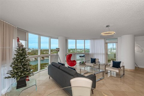 Снять в аренду кондоминиум в Майами-Бич, Флорида 2 спальни, 133.78м2, № 1989450 - фото 6