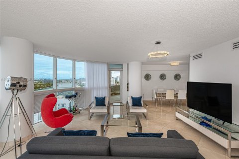 Снять в аренду кондоминиум в Майами-Бич, Флорида 2 спальни, 133.78м2, № 1989450 - фото 7