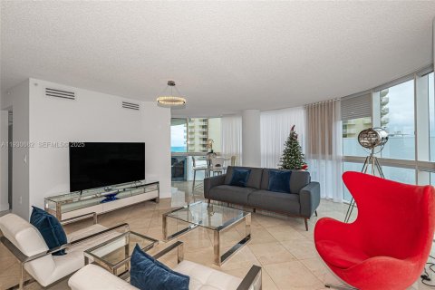 Снять в аренду кондоминиум в Майами-Бич, Флорида 2 спальни, 133.78м2, № 1989450 - фото 10