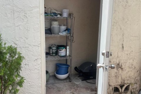 Adosado en venta en Miami, Florida, 3 dormitorios, 144 m2 № 1708610 - foto 2