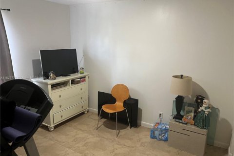 Adosado en venta en Miami, Florida, 3 dormitorios, 144 m2 № 1708610 - foto 18