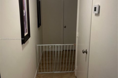 Adosado en venta en Miami, Florida, 3 dormitorios, 144 m2 № 1708610 - foto 14